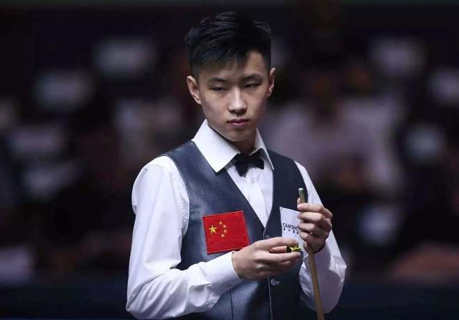 射击的年轻 射击的年轻