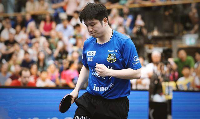 保级区呈 保级区呈